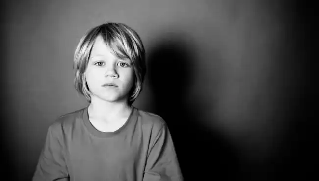 El hijo olvidado: infancias en el rincón del desafecto – INFANCIA COMPARTIDA